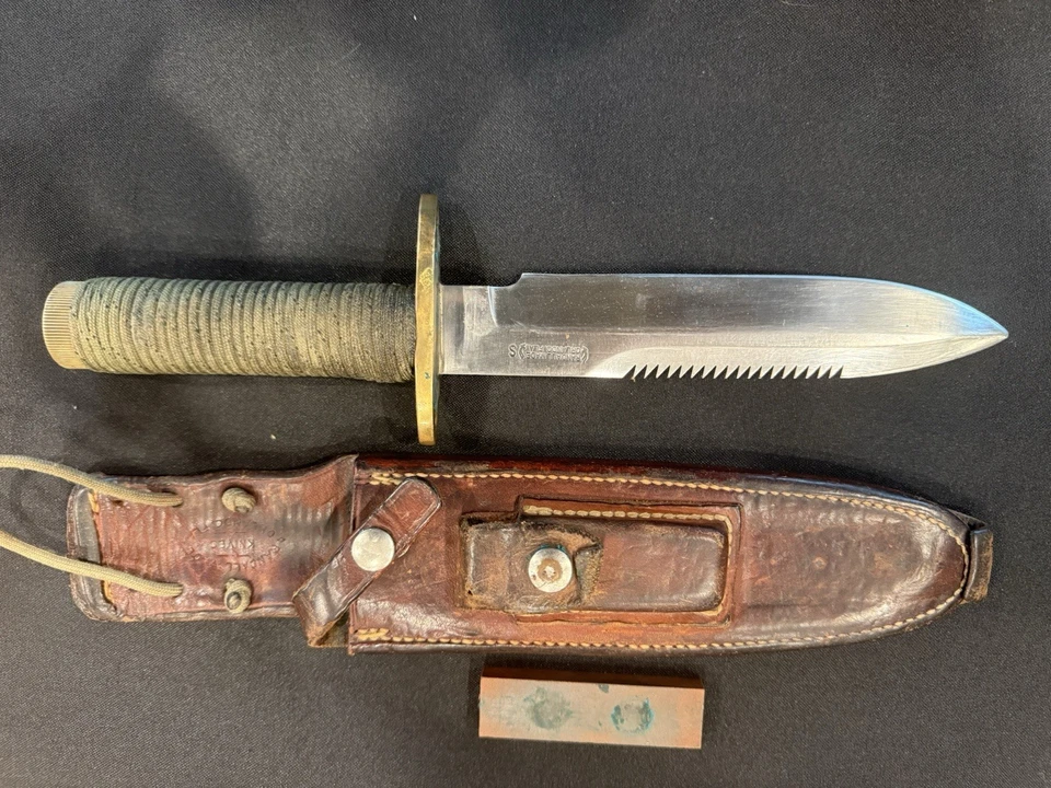 Cuchillos hechos por Randall años 70 modelo 18-7,5 viene con funda y piedra originales. Foto 4 de 4