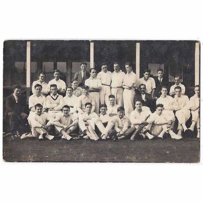 Cricket unbekanntes Team im Pavillon RP Postkarte unbenutzt