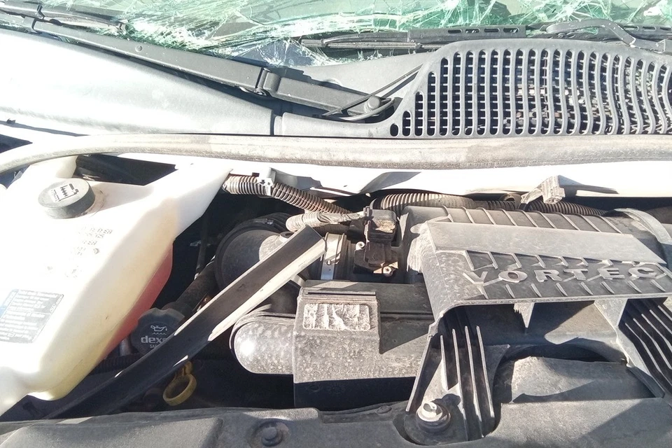 2017 Chevrolet Express 2500 Van 6.0L Engine Motor OEM 237K Miles - LKQ437062055 - Image 3 of 4