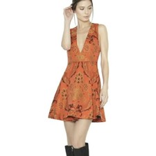 Alice + Olivia - Mollie Box Pleat V-Neck Flare Dress