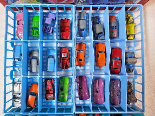 1960’s Toy Miniature Car Collector Display Case with Tootsie 42 Cars - VTG LOT - Picture 12 of 13