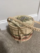 Vintage Singer Sewing Basket Round Woven Wicker Box w/ Handle-Green Red EUC