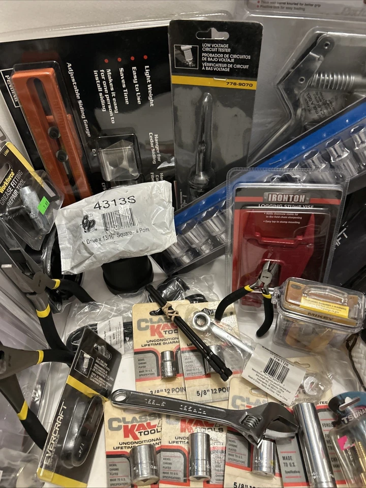 NEW Tool Lot Auction, Various New Hand Tools, And Other Handy Items For Auction - Image 3 of 4