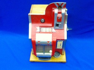 Original 1930's Mills 5 Cent Chevron Slot Machine