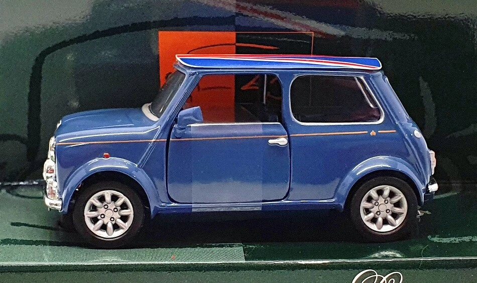 Corgi 1/36 Scale Diecast C3min30 - Mini - Island Blue Reworked roof - Image 3 of 4