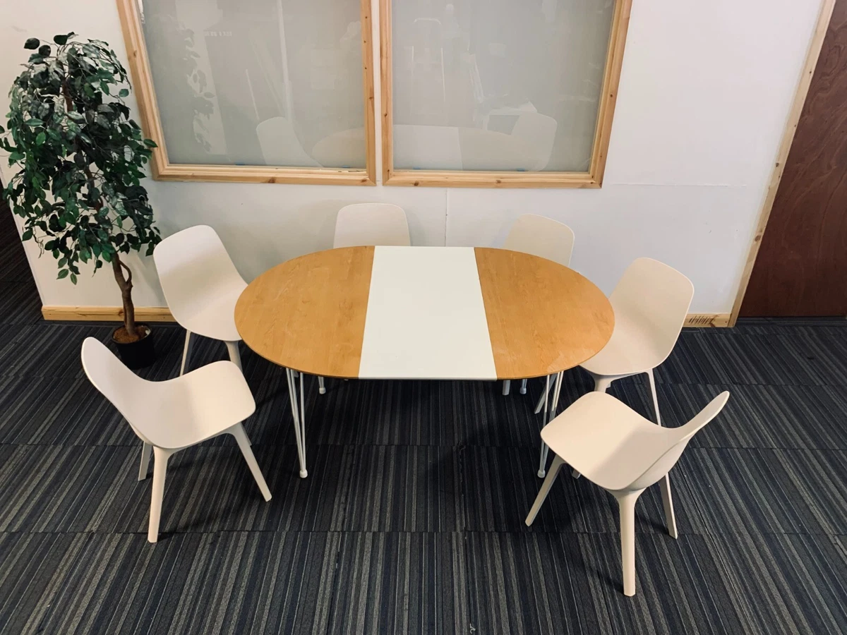 Extendable conference sales table