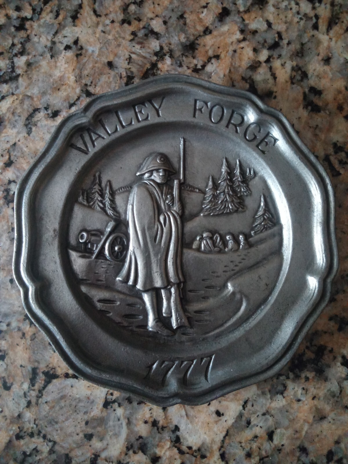 Sexton 1973 USA Vintage American Pewter 4 Piece Wall Plates 7 in