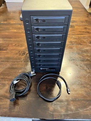 USB 4.0 Type C 40Gbps 8 Bay Tool Less Tray 2.5'' 3.5'' SATA Hard Drive Enclosure
