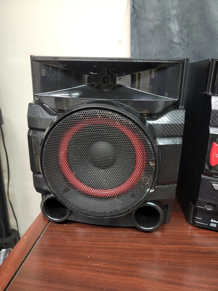 LG CM4550 700W 2.1 Channel Mini Shelf Bluetooth Stereo w/ Subwoofer - Image 2 of 4