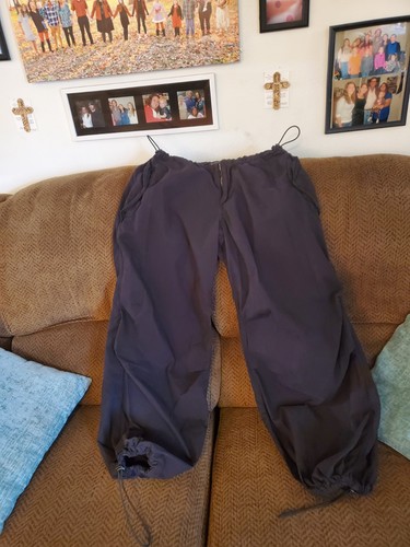 Pantalones de chándal iets frans Urban Outfitters pista paracaídas para mujer pequeños negros