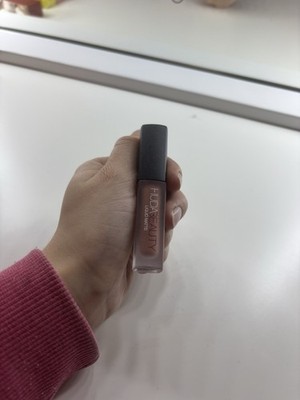Huda Beauty Mini Matte Liquid Lipstick Maverick