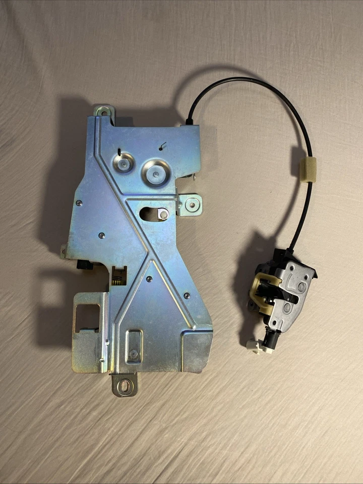 Actuador de cierre de puerta trasera compatible con Ford Explorer Mercury 2004-05 Foto 2 de 4