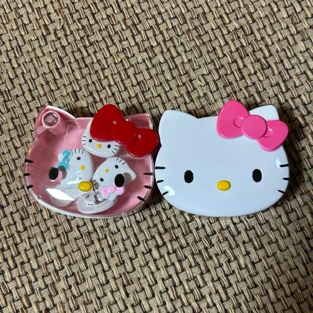 Hello Kitty Pin Set - New