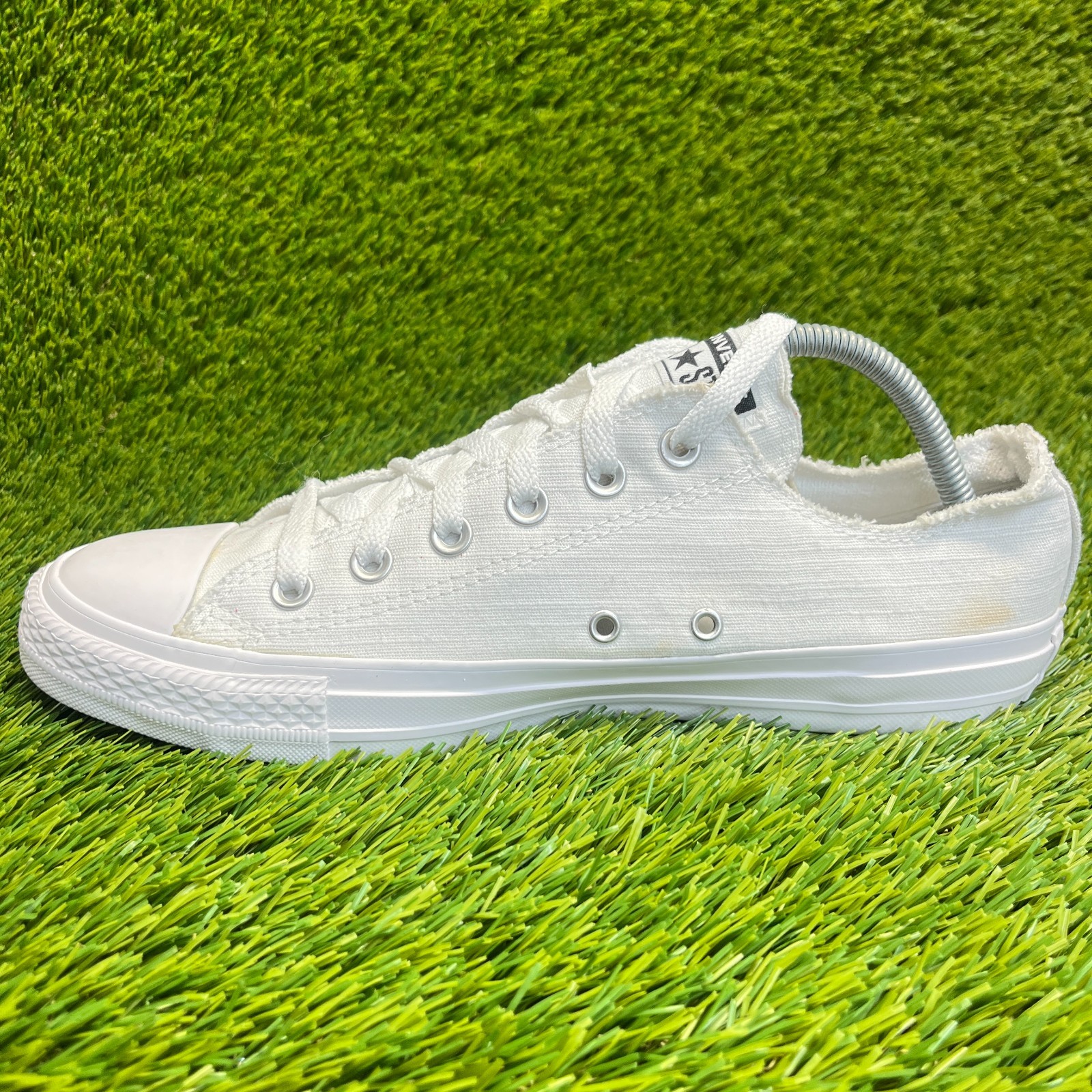 Converse Chuck Taylor All Star Low Womens Size 10 White Athletic Shoes Sneakers thumbnail 4