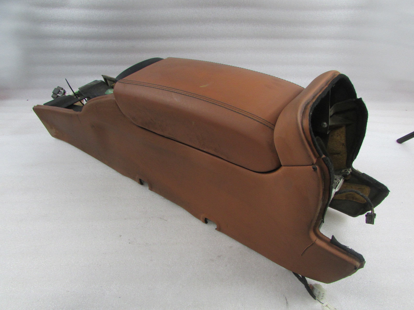 Maserati Quattroporte, Front Center Console, Cuoio, Used, P/N 981342026
