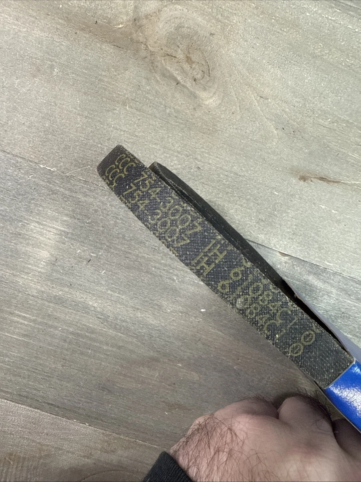 Cinturón de repuesto original OEM Cub Cadet 754-3007 957-3007 IH 61084C1 NOS Foto 4 de 4