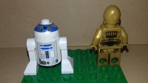 lego star wars minifigures - r2d2 and c3po