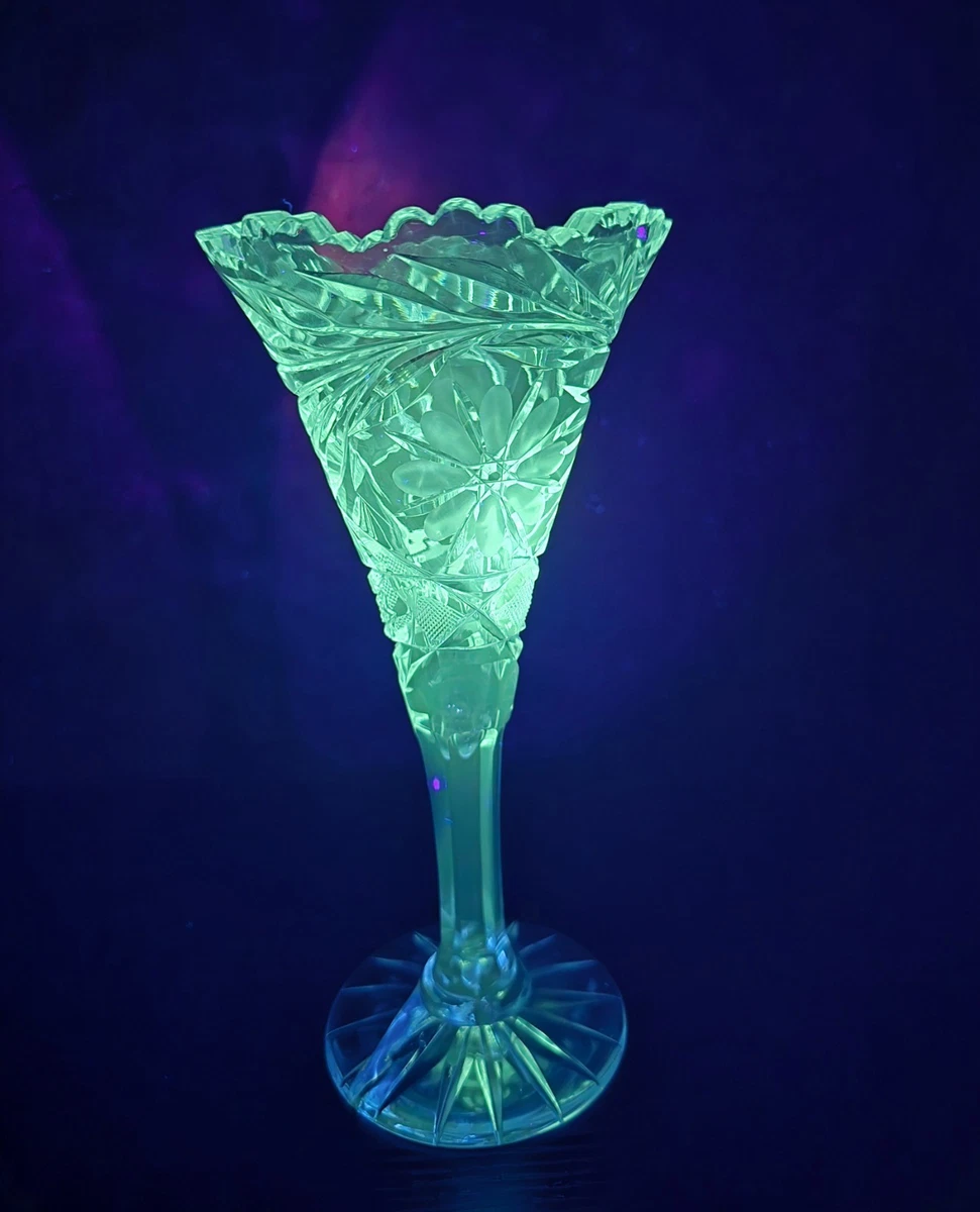 Glass Clear Collectible 1900-1919 Time Period Manufactured Vases