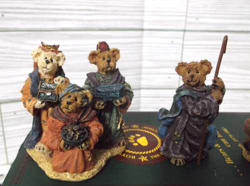2001 Boyds " Followin Yonder Star Nativity Pac" #2477 - Picture 2 of 4