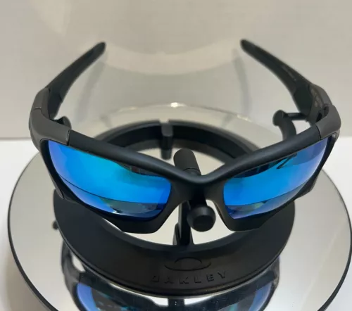 New in Box Oakley Pit Boss 2 Sunglasses Gorpcore OO9137-01 Polarized - Picture 1 of 7