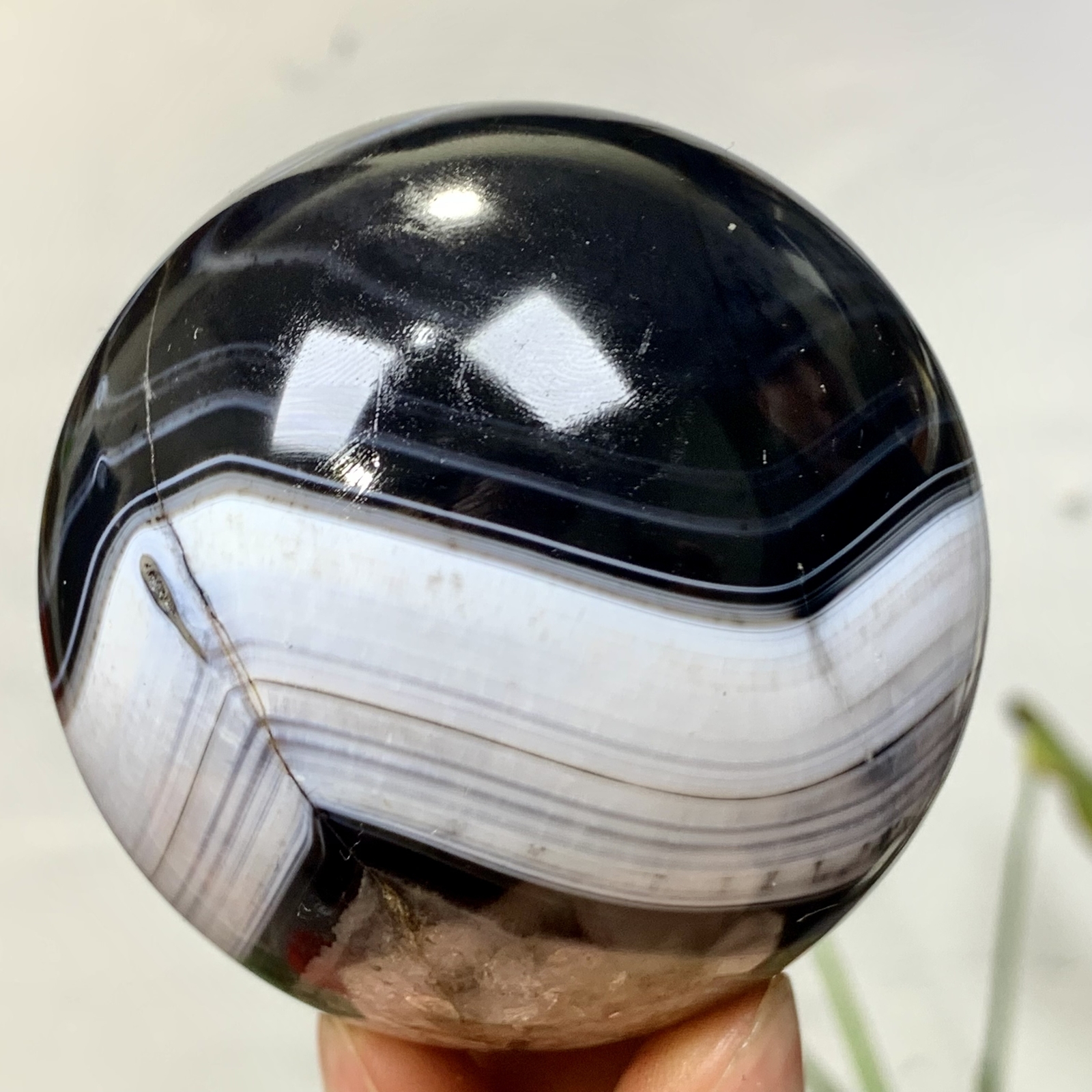Natural Black Striped Agate Ball for Quartz Body Healing - 422G
