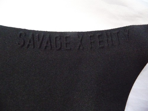 L, Savage X Fenty G-string in microfibra, nero, nylon riciclato, NUOVO - Foto 5 di 10