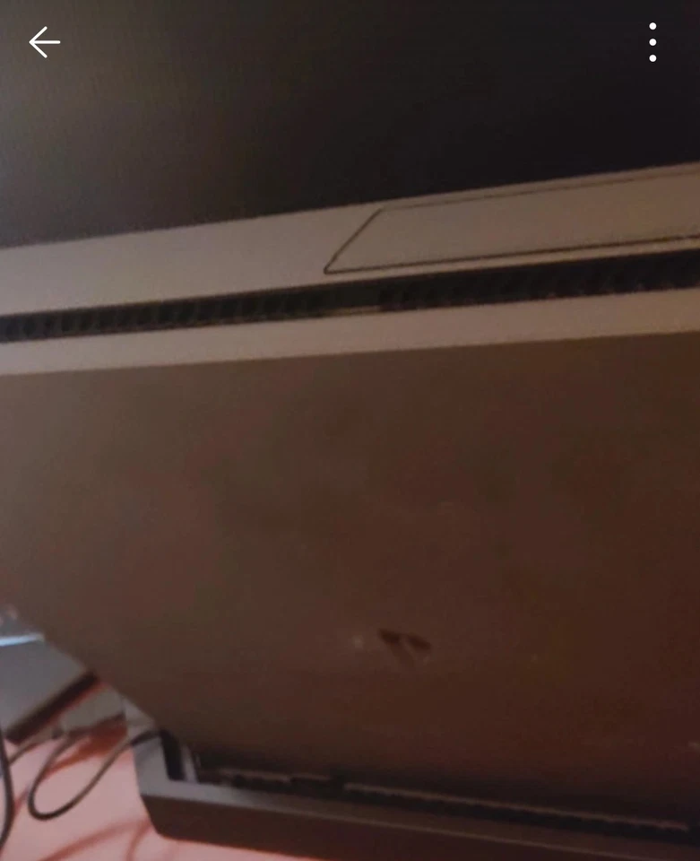 Sony PlayStation 4 Slim 1TB Console - Nera - Immagine 2 di 4