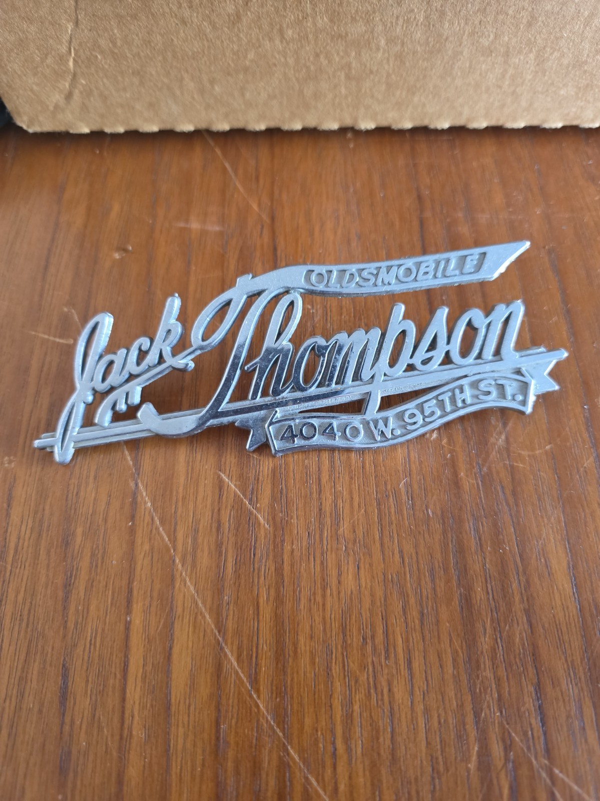 VINTAGE RARE JACK THOMPSON OLDSMOBILE DEALERSHIP EMBLEM ORIG.  Oak Lawn Illinois