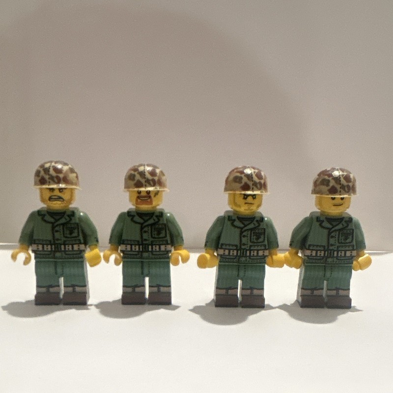 LEGO Brickmania WWII US Marine v4 Lot of  4