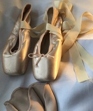 Bloch Serenade B UK2.5 Ballet Point Shoes with Square Toe Block