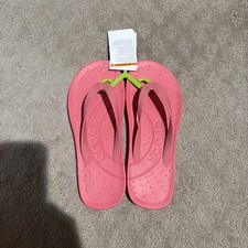 Crocs Flip Guava Flip Flop Slippers. Unisex. Size W8/M6. NWT