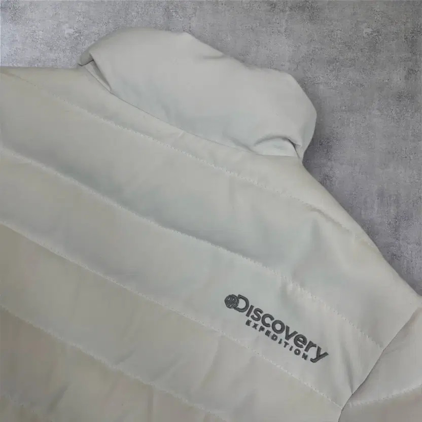Discovery White Down Lightweight Padded Jacket - … - image 5