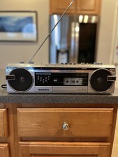 Vintage Sanyo M7110K AM/MW/SW/FM Radio Cassette Player Boombox