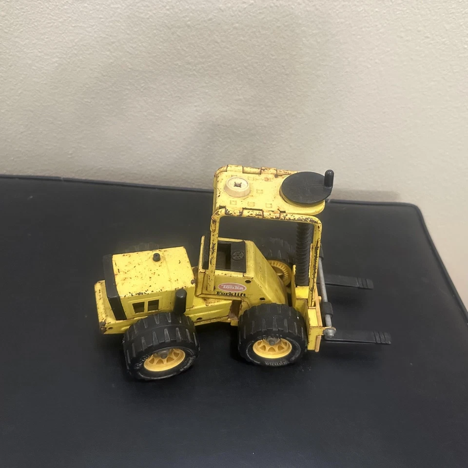 Carretilla elevadora Tonka de colección juguete fundido a presión amarillo vehículo de construcción ruedas de alta resistencia Foto 2 de 4