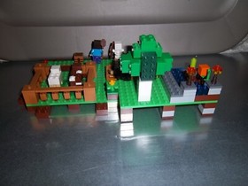 Lego 21114 Minecraft The Farm with all figures farm and manual