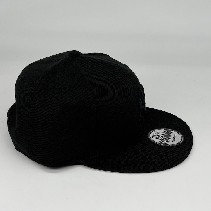 New Era 9FIFTY SNAPBACK ブラックキャップ Amazon.com: New Era MLB 9FIFTY Adjustable Snapback Hat Cap
