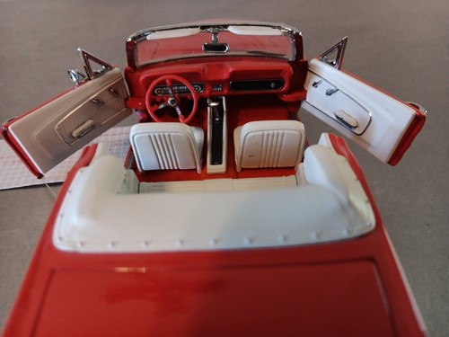 Franklin Nuova Nuova Auto Diecast 1964 1/2 Rossa FORD MUSTANG CONVERTIBILE 1:24 - Foto 4 di 10