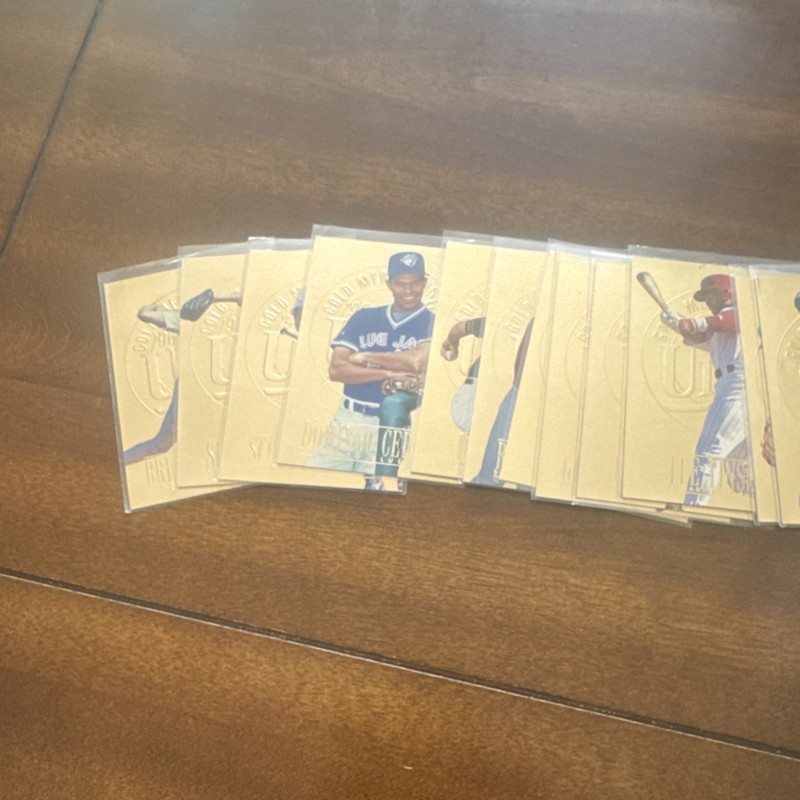 Ultra Gold Medallion MLB Trading Card Lot Johnson Person Blue Jays 1996
