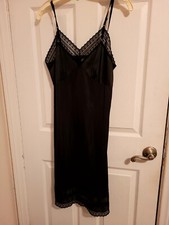 Vtg black full slip nylon antron non cling SZ 36 nice