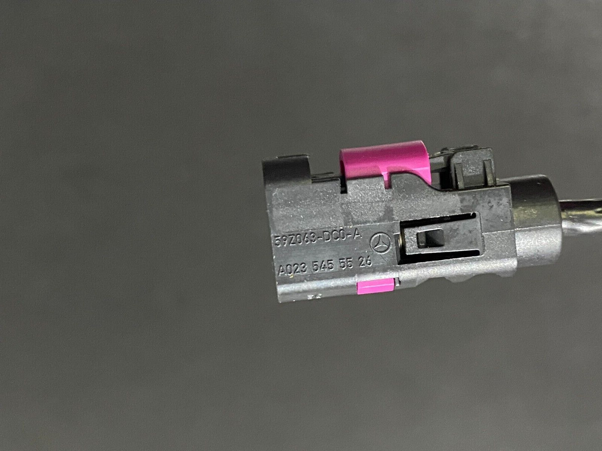 MERCEDES BENZ WIRING LOOM HARNESS PLUG CONNECTOR A0235455526 