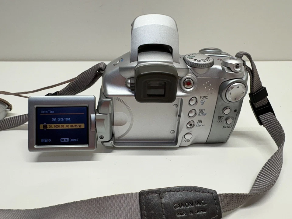 Canon PowerShot S2 IS 5.0MP Digital Camera - Silver - W/ Box and Case - Image 2 of 4