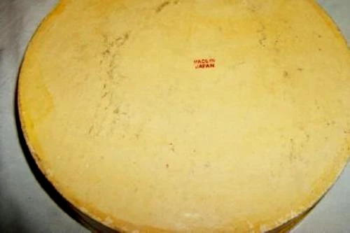 ANTIQUE PAPER MACHE CHEESE BOX FRENCH STYLE HP TOLE BUTTERY YELLOW JAPAN 1920s - Image 3 of 4