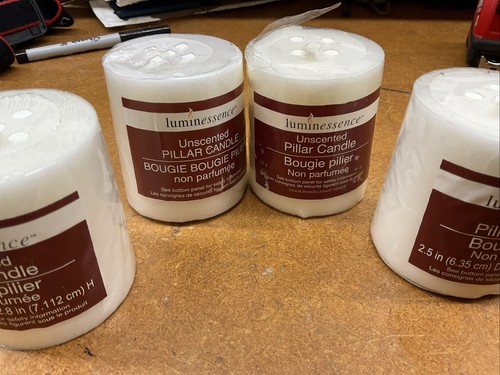 Candele a colonna bianche Luminessence senza profumo 2,5" x 2,8" lotto di 4 - Foto 3 di 3