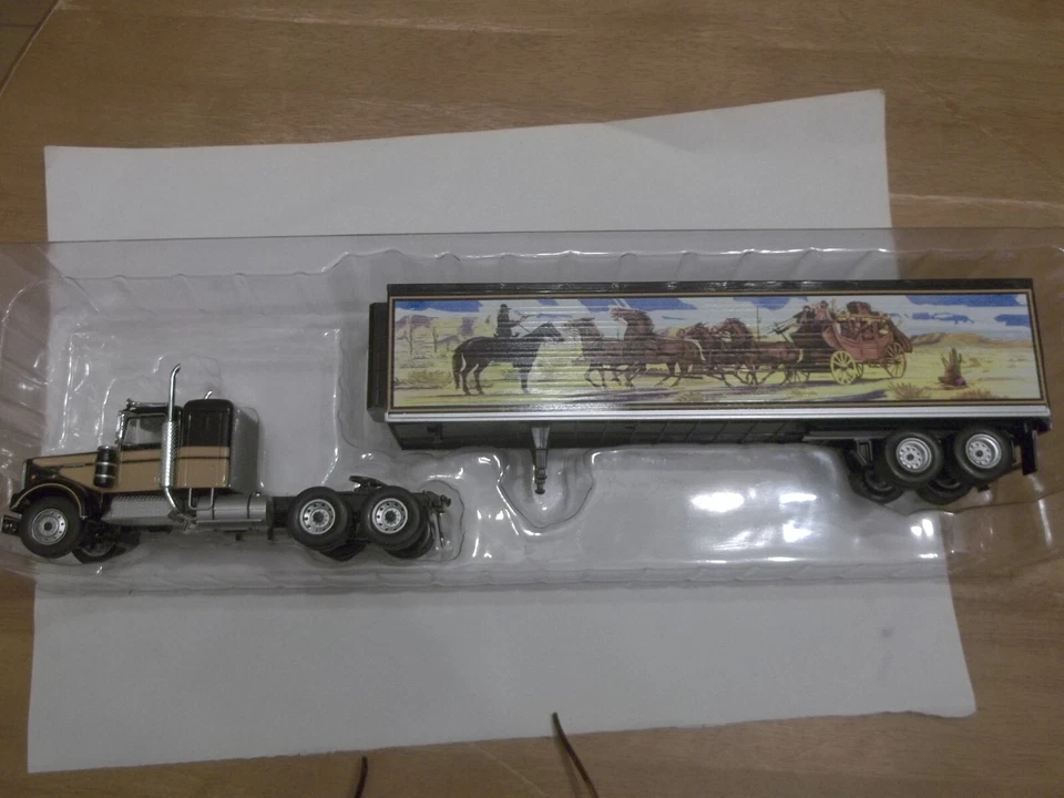 Altaya - American Trucks - Kenworth - Smokey and the Bandit Truck - 1/43 Scale - Image 2 of 4
