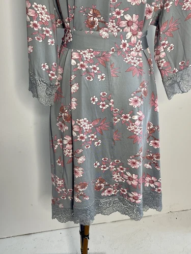 CITY CHIC Zora Floral Robe Grey Plus Size M BNWT [RRP $99.95] - Picture 8 of 11