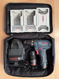 Bosch Akkuschrauber Professional 10 8 V mit 2 Akkus