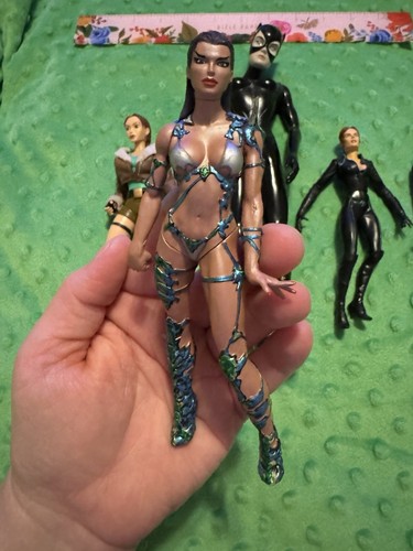 Action Figure Women Lot of 5 Marvel X-Men Tomb Raider DC Black Cat Aspen Storm - Bild 2 von 14