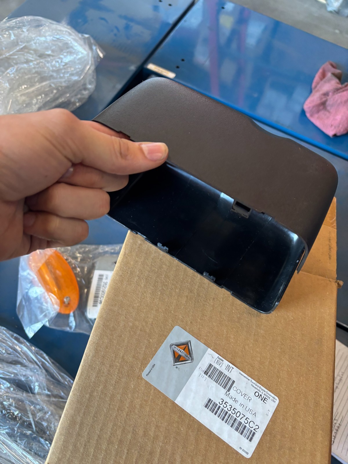 NEW OEM International  Plastic Mirror Arm Cover LH 3535075C2