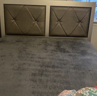 Crown Mark Florence Panel Bed - Gray, Queen Size (5270GY-Q)