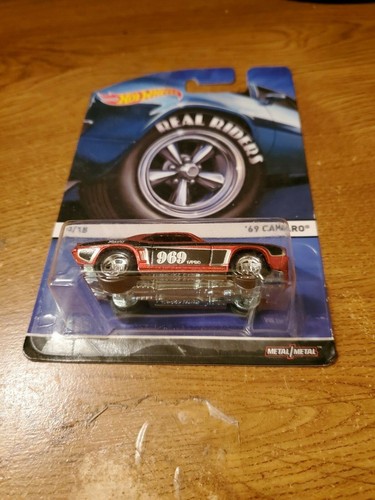 Hot Wheels 2014 real Riders 69 Camaro with real Rider tires - Picture 2 of 3